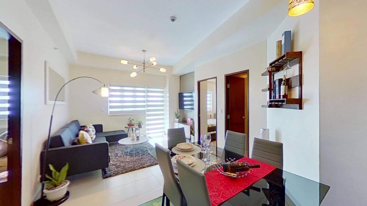 2 BR Corner Executive Suite at Lafayette Park Square Megaworld Blvd Unit 5H — 4-Star Luxury Hotel in Iloilo, Philippines