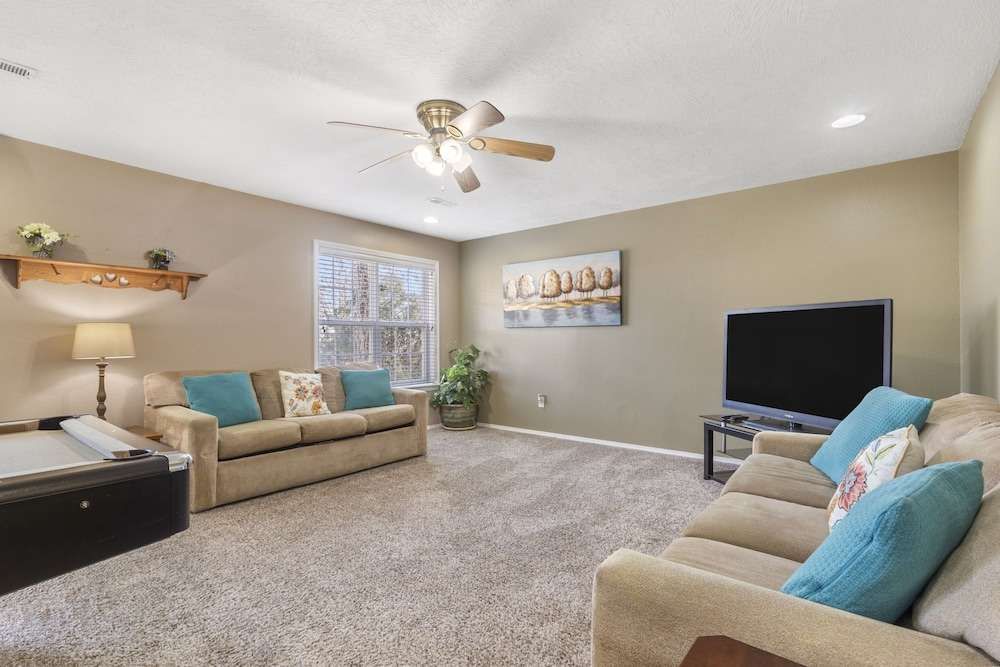 The Greenview Manor Lake Views - photo 23