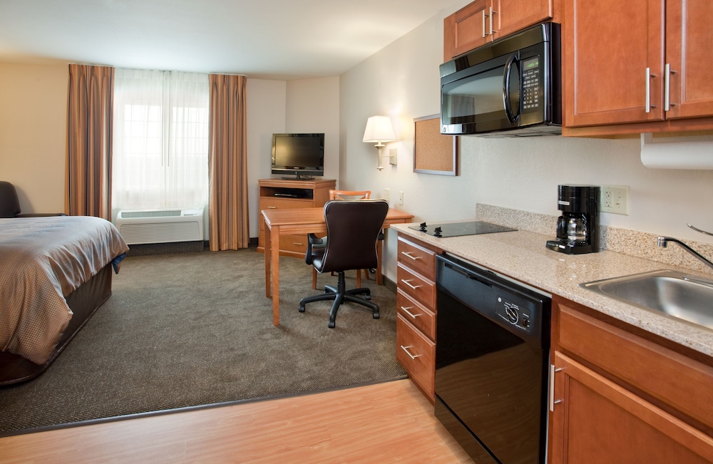 Candlewood Suites Northeast Kansas City by IHG - photo 30