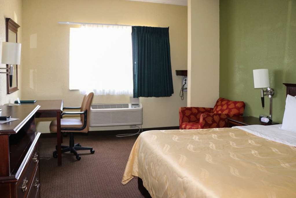 Quality Inn Evansville Eastland Area - photo 18