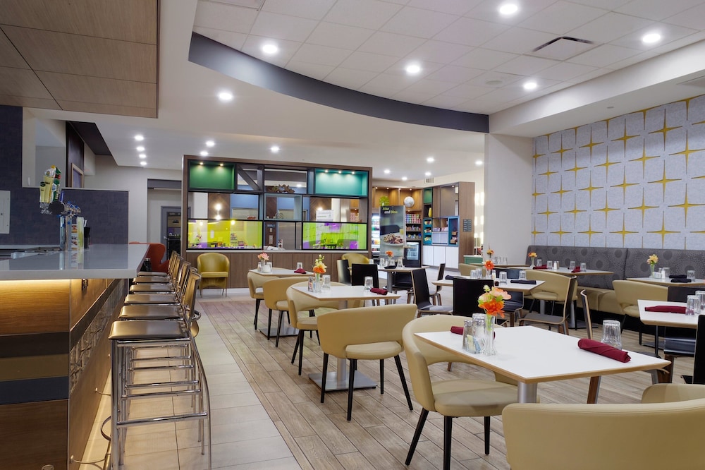 Holiday Inn Hotel & Suites Phoenix Airport By Ihg - photo 35