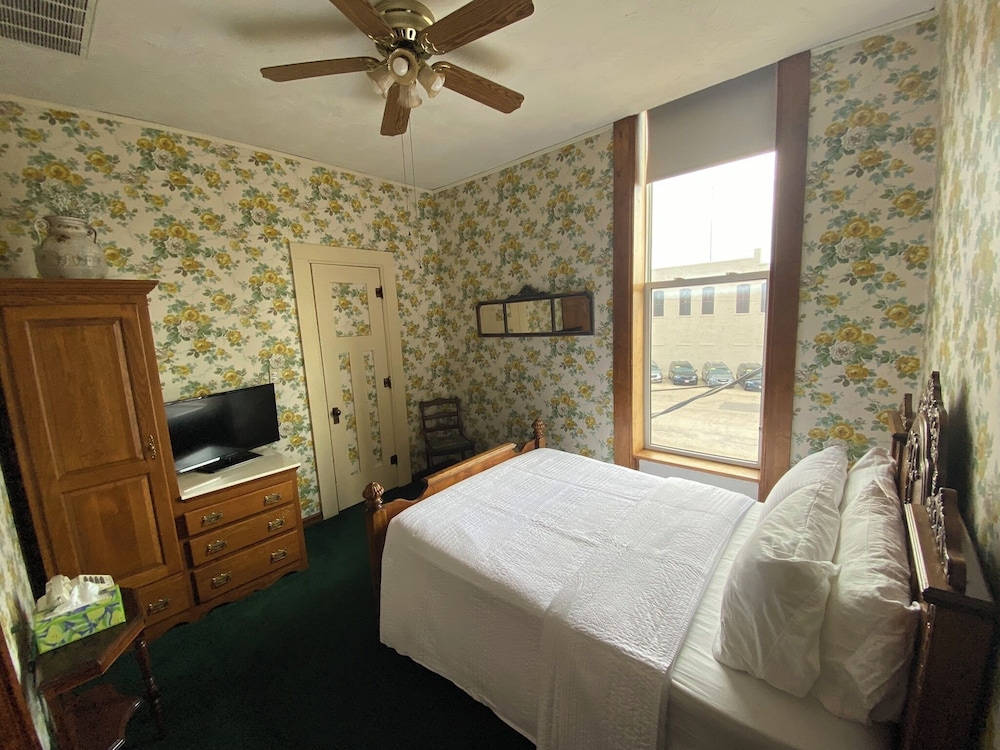 Decker Hotel - photo 19