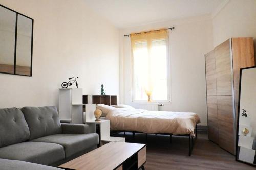 Charmant Petit Pont Ardennais Cosy T1 Wifi Parking — Sedan