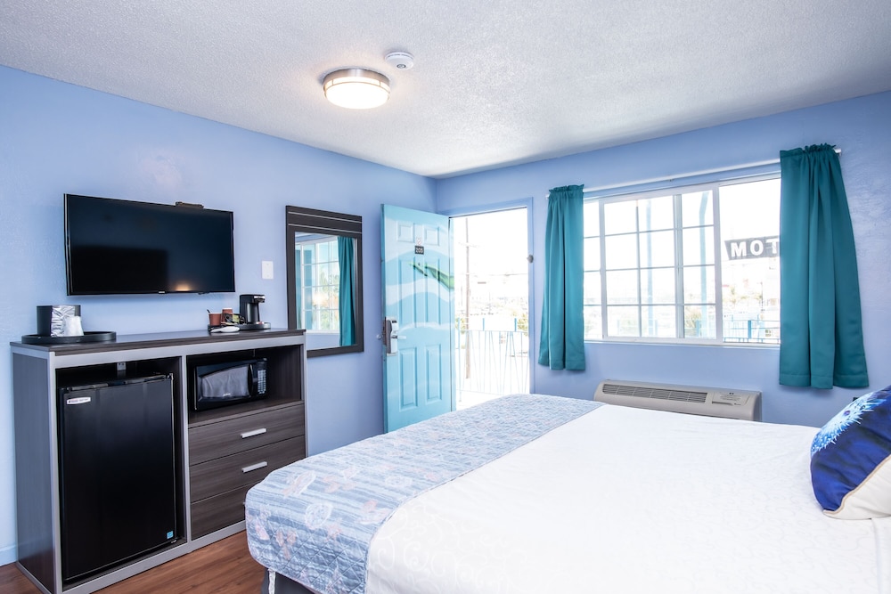 Aqua Breeze Inn - photo 39
