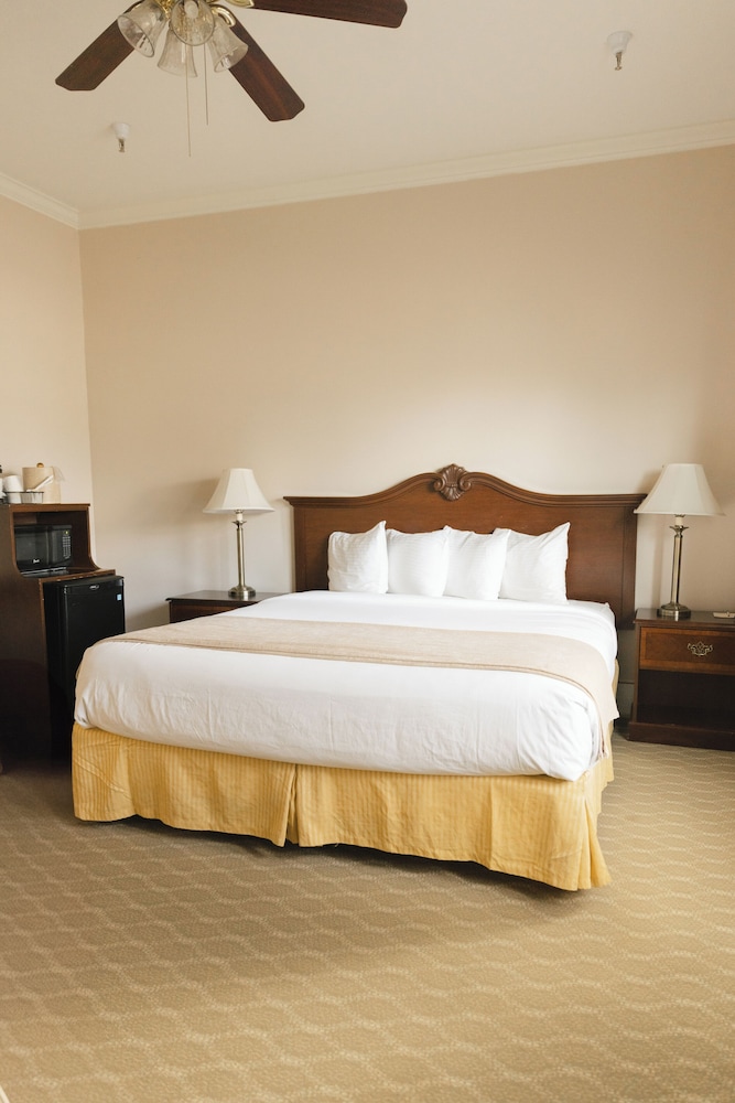 Historic Santa Maria Inn - photo 10