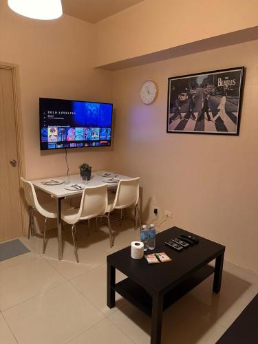 The Essential 2 BR at Sm Jazz makati 100 mbps — 4-Star Luxury Hotel in Manila, Philippines
