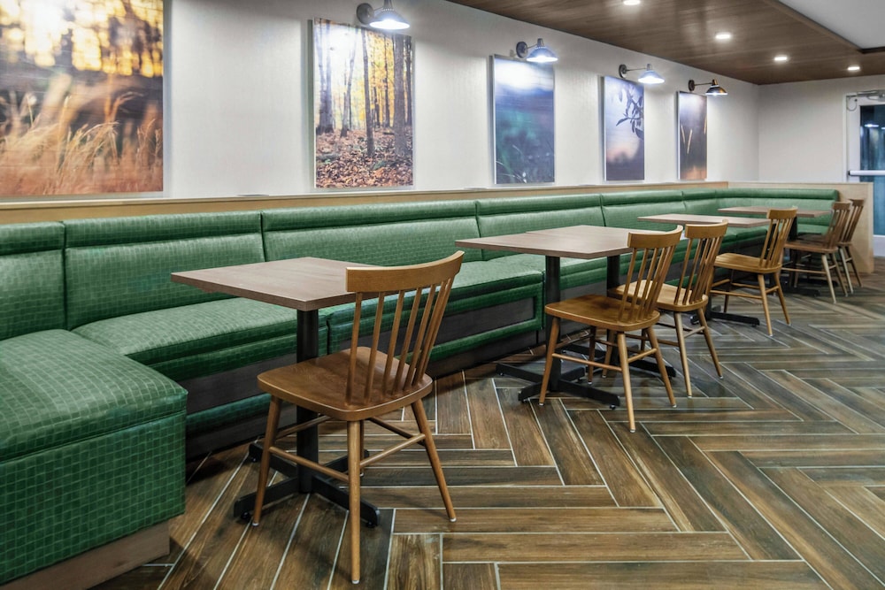 Fairfield Inn & Suites by Marriott Rocky Mount - photo 21