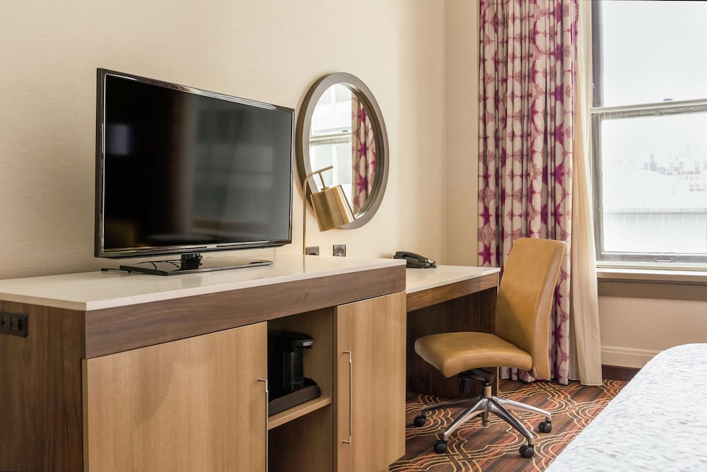 Hampton Inn Majestic Chicago Theatre District - photo 14