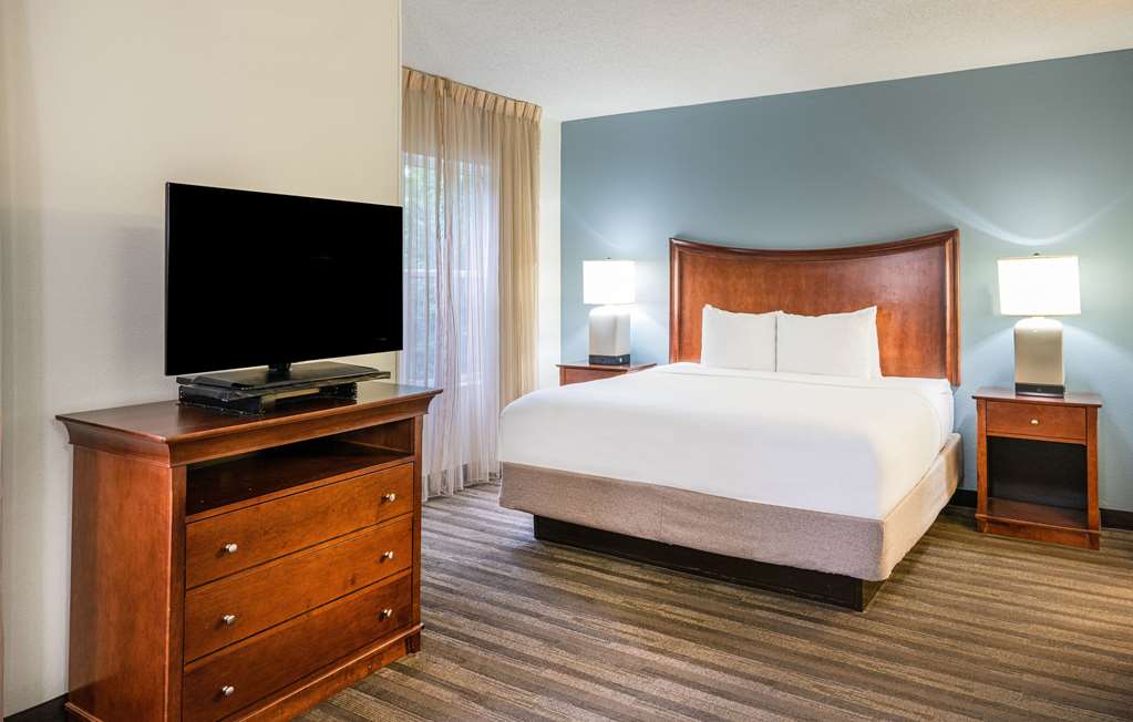 Hyatt House Herndon Reston - photo 35