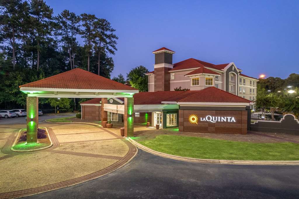 La Quinta Inn & Suites by Wyndham Birmingham Hoover - featured photo