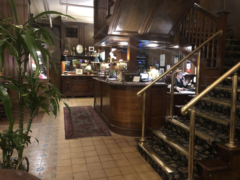 Park Plaza Hotel - photo 8
