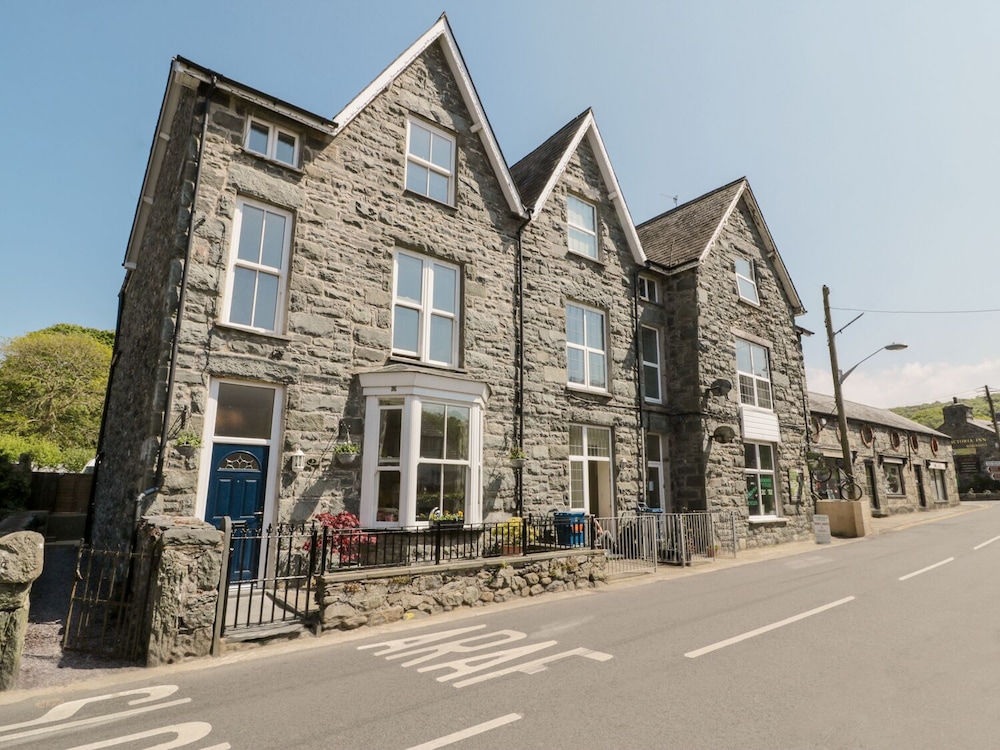 Angorfa - carbon neutral hotel in Llanbedr