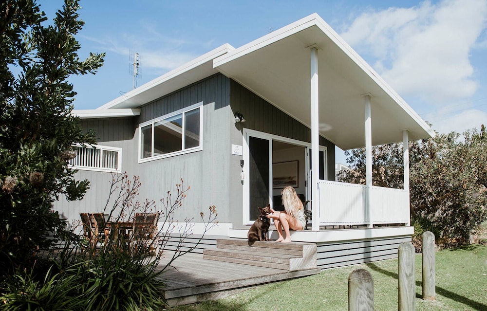 Surfside Cudmirrah Beach in Sussex Inlet, Australia