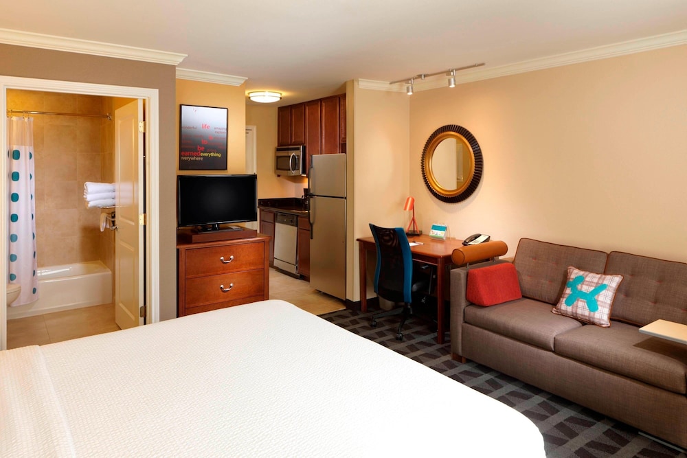 TownePlace Suites by Marriott Houston Intercontinental Arpt - photo 6