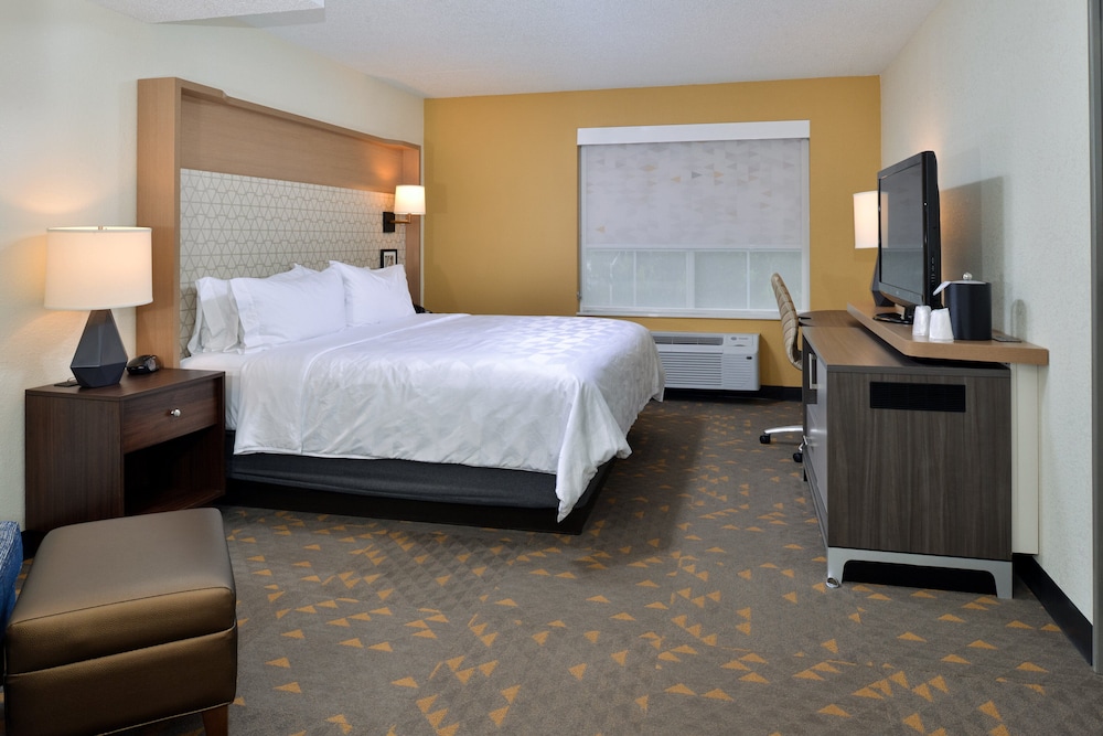 Holiday Inn Hotel & Suites Overland Park Convention Center - photo 13