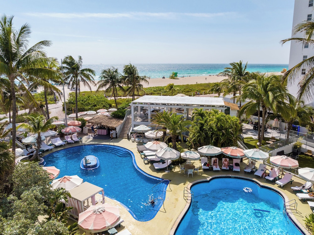 The Savoy Hotel & Beach Club — 4-Star Luxury Hotel in Miami Beach, United States