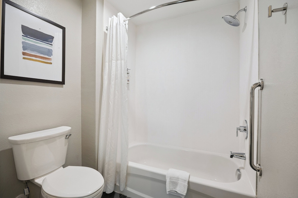 Staybridge Suites Sacramento Woodland - photo 56