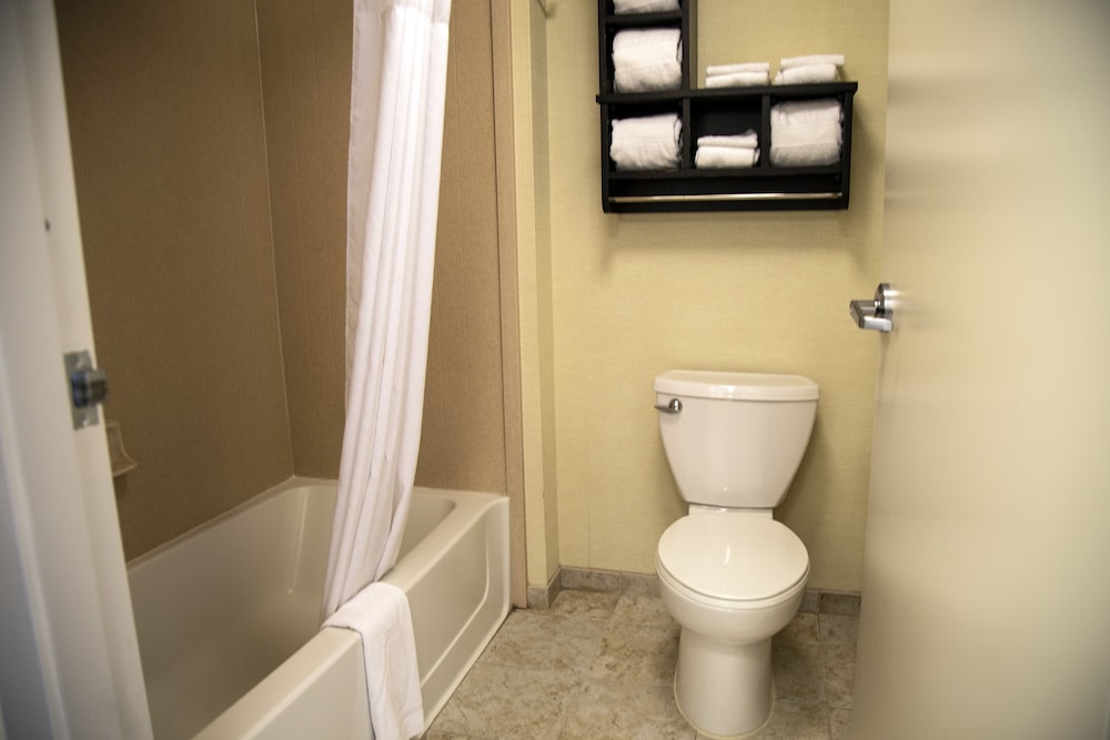 Hampton Inn & Suites Sharon - photo 48