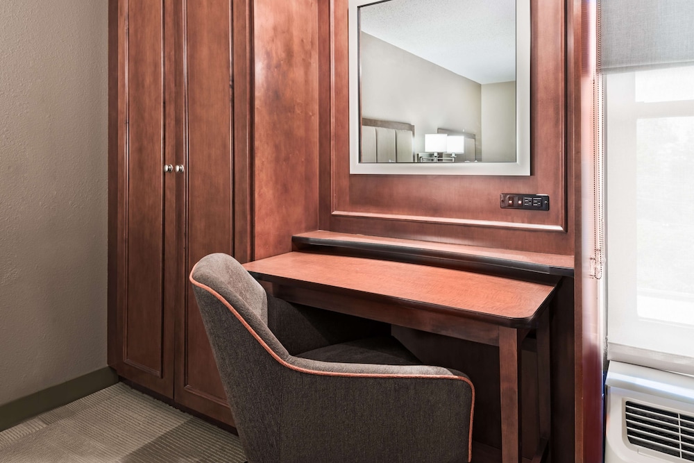 Hampton Inn Boston Marlborough - photo 12