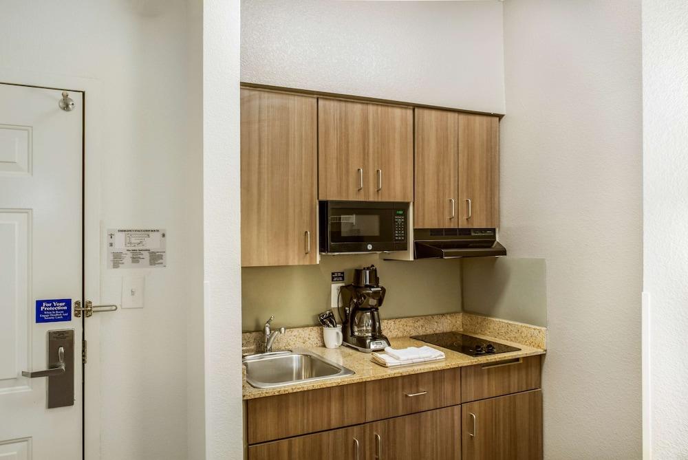 Quality Inn Fishers Indianapolis - photo 17