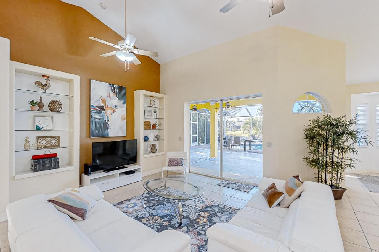 Waterfront Hideaway - last minute hotel in Cape Coral