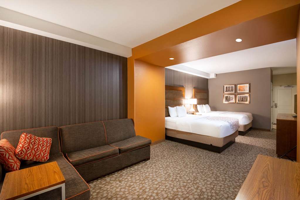 La Quinta Inn & Suites by Wyndham Durango - photo 23
