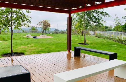 Menlyn Maine Residence 11th Floor Apartment — 4-Star Luxury Hotel in Pretoria, South Africa
