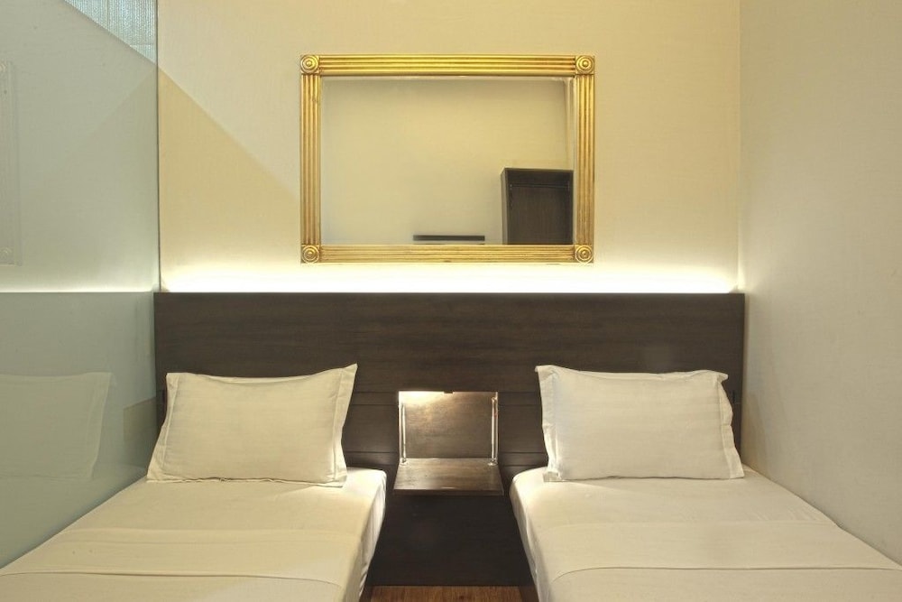 Fuxion Inn — Jakarta — photo 3