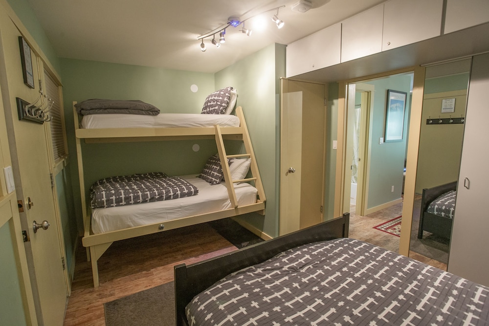 Crystal Chalets Condominiums at Crystal Mountain Ski Resort - photo 30