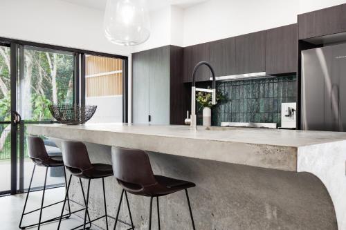 Luxury Modern 4 BR Pet Friendly Family Beach Home — 4-Star Luxury Hotel in Yaroomba, Australia