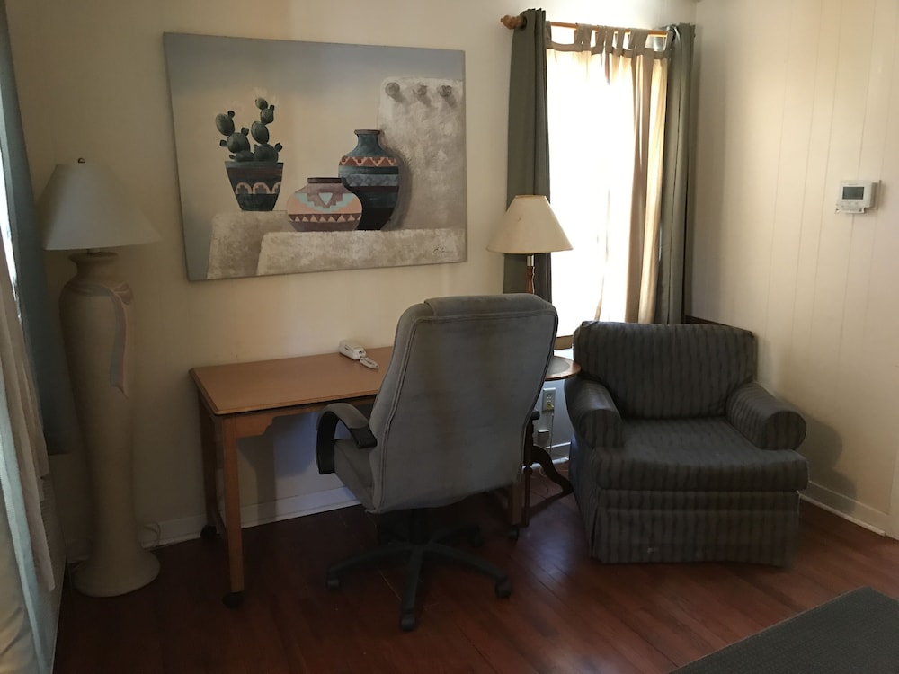 Marinette Inn - photo 11