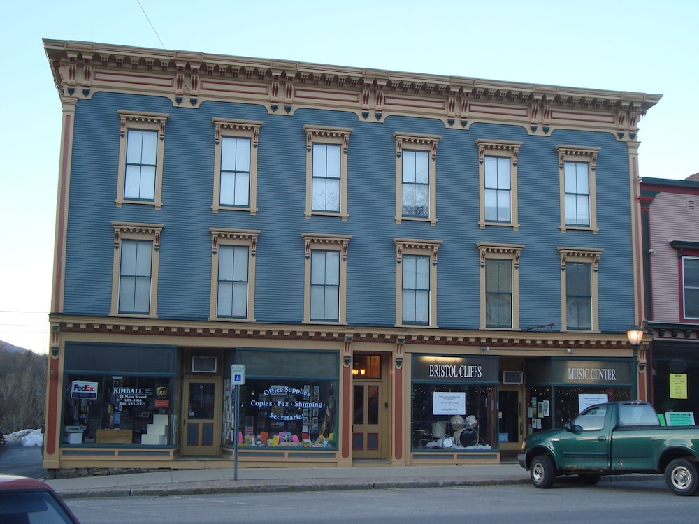 Bristol Suites — Bristol