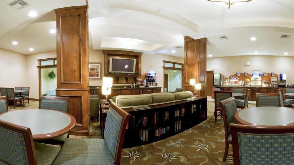 Holiday Inn Express Hotel & Suites Vernon College Area by IHG - photo 42