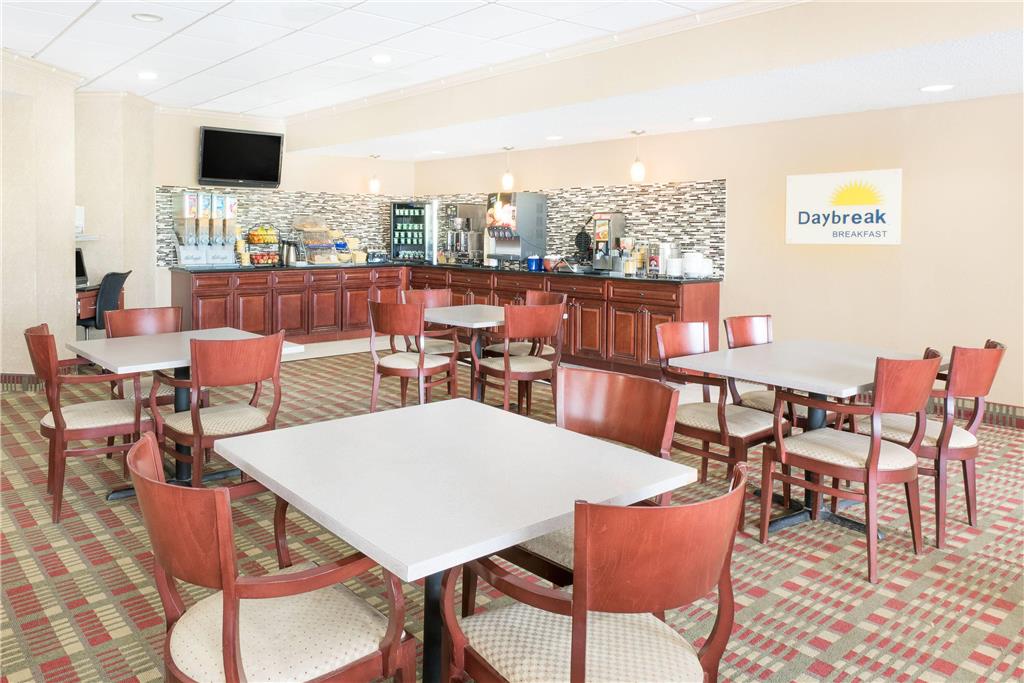 Days Inn & Suites by Wyndham York - photo 26