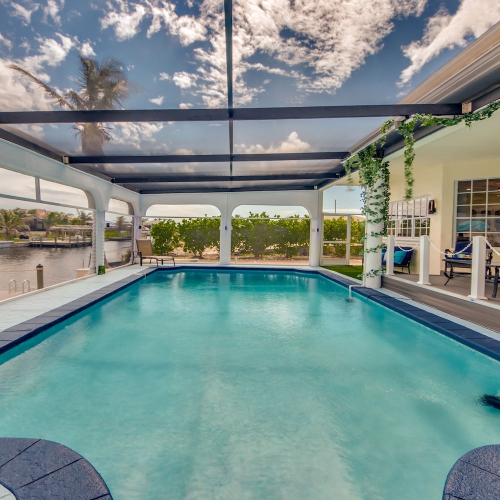 Golden Globe luxury on the canal with poolspa - photo 83