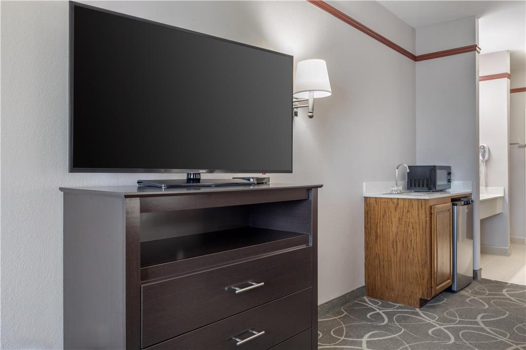 Best Western Limestone Inn & Suites - photo 18