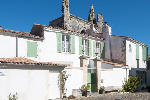 Maison Santoline — 4-Star Luxury Hotel in Saint-Martin-De-Re, France