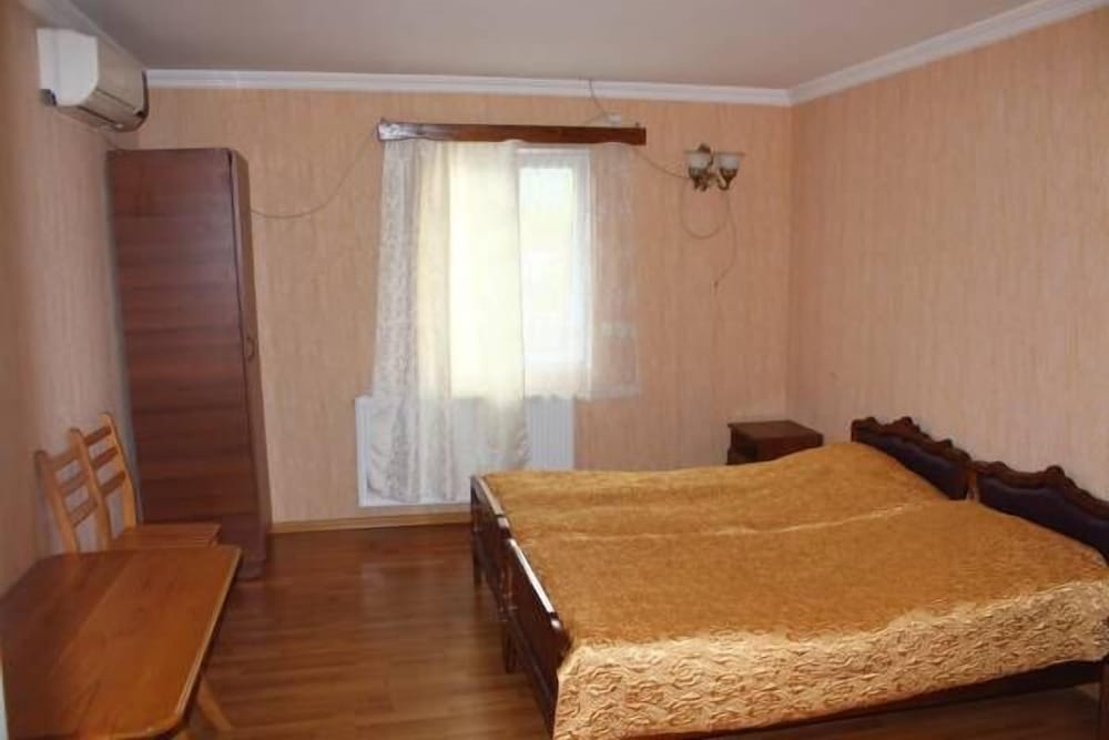 Hotel Pirosmani — hotel in Chiat'ura