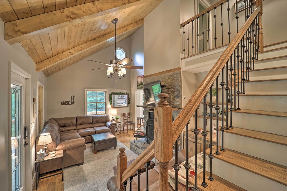 Golf and Resort Amenities Newland Mountain Cabin - photo 4