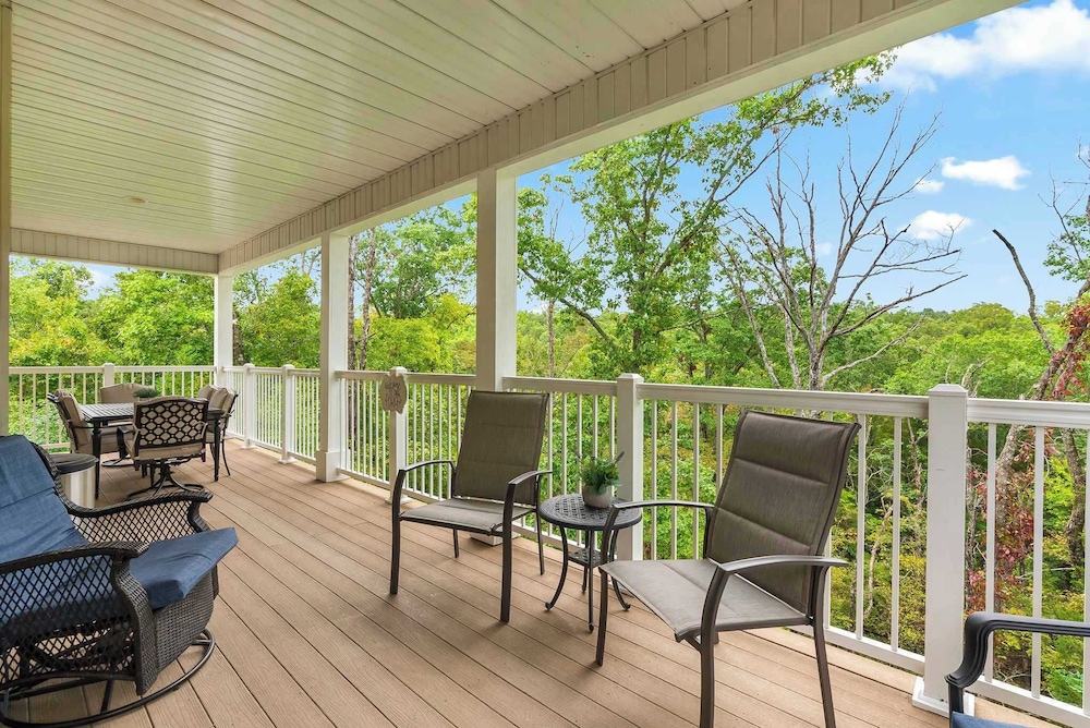 Villa at the Hills A Grand Branson Vacation 4 BDR Golf Resort Villa - photo 2