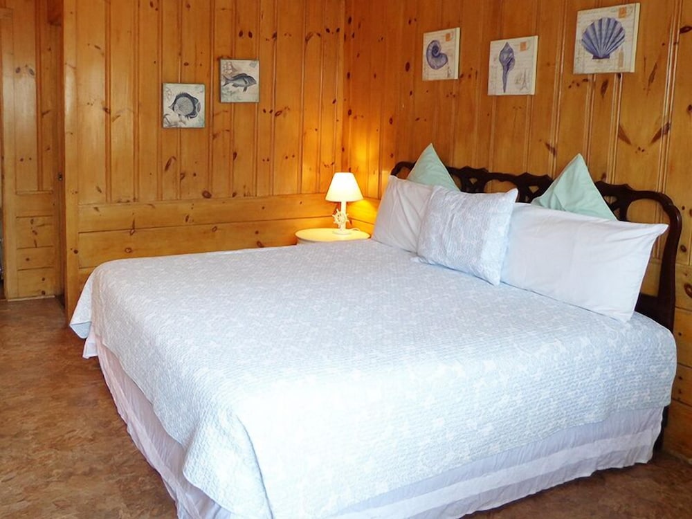 Town & Beach Motel - photo 14