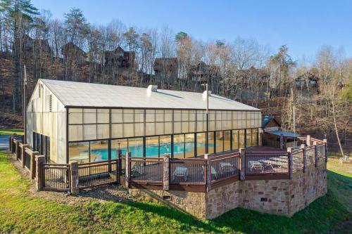 Kate's Cabin 3 min to Dollywood Cabin with Hot tub Game Room and Resort Pool - photo 7