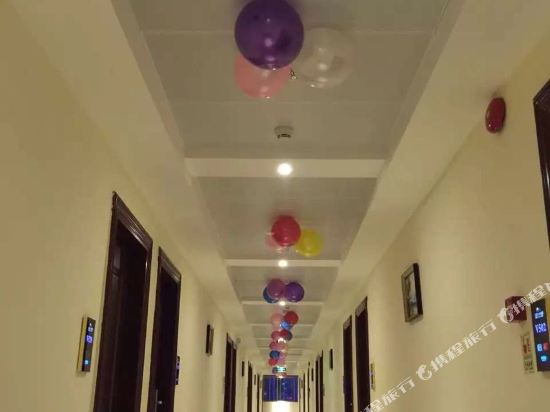Sky City Hotel — Shenzhen — photo 4