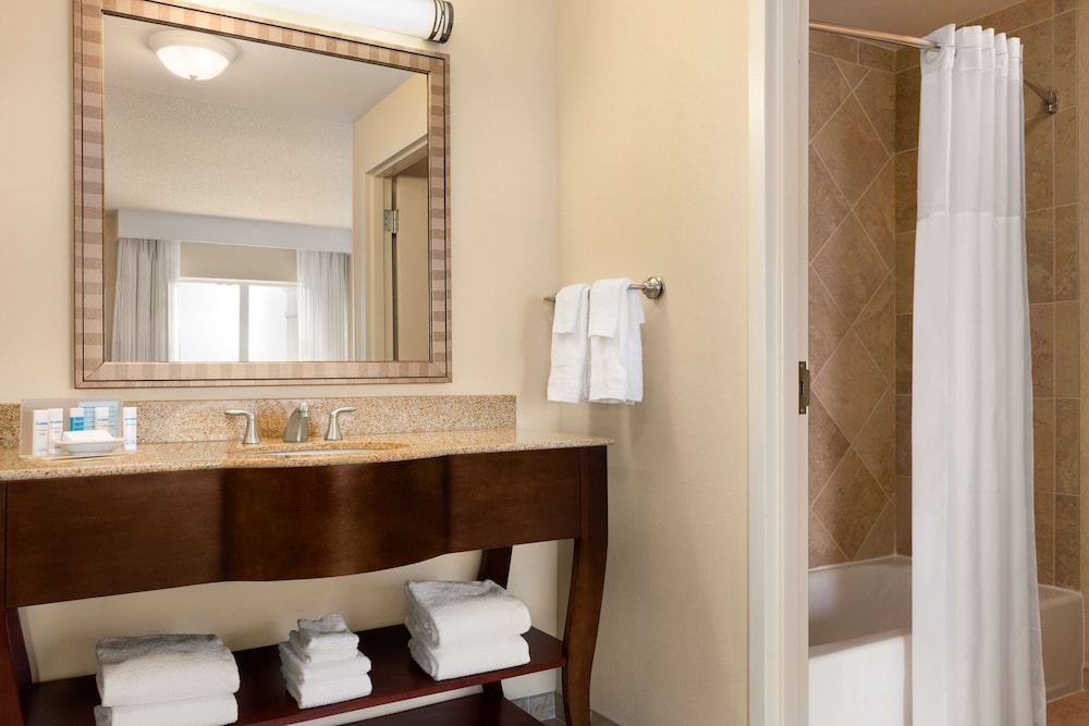 Hampton Inn & Suites Washington Dulles International Airport - photo 18
