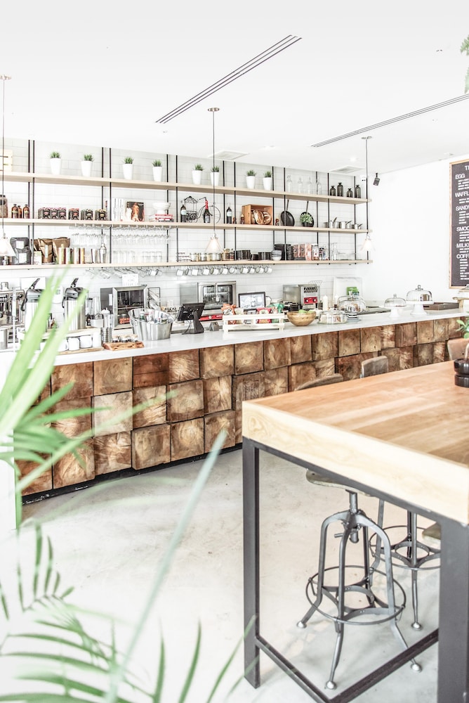 The Meridian Hotel - photo 4