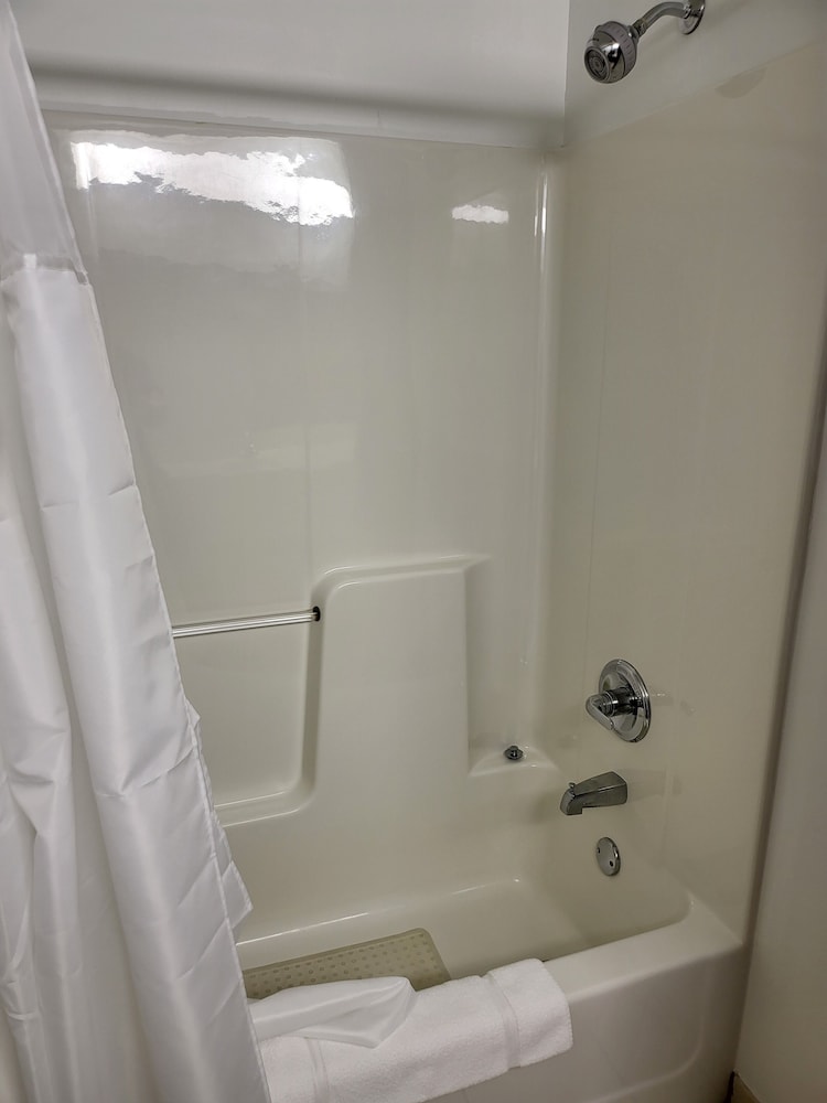 The Glenville Inn - photo 21