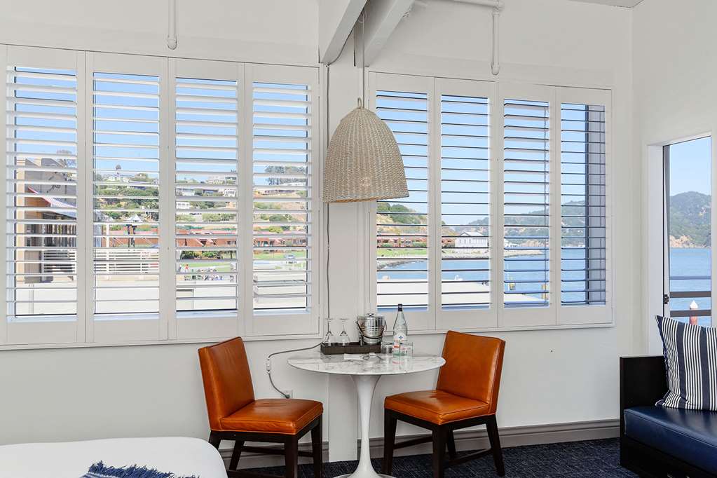 Waters Edge Hotel - photo 36