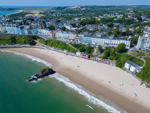 The Sand Castle 2 Bedroom Apartment Tenby — 4-Star Luxury Hotel in Tenby, United Kingdom