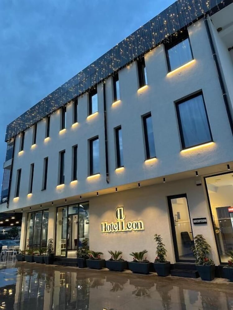 Leon Hotel - carbon neutral hotel in Kashar