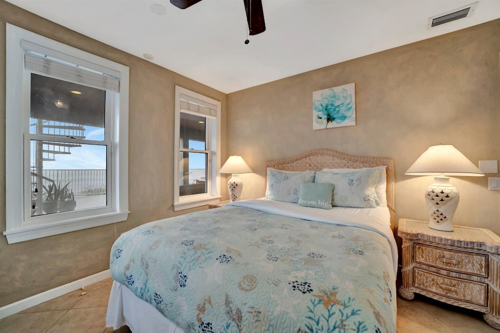 Stones Throw Beachfront Luxury Suites - photo 10